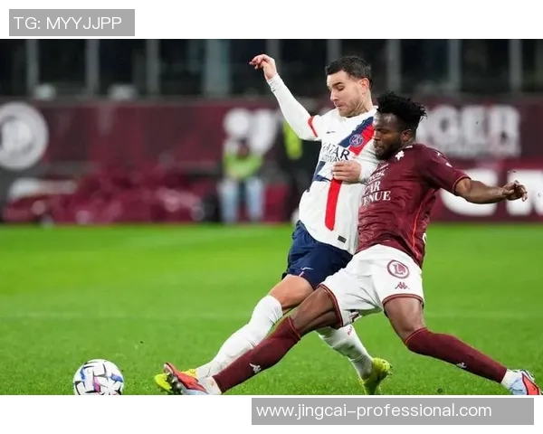 世界杯惊天冷门巴黎圣日耳曼大胜里昂红牌事件引发全场热议 世界杯惊天冷门巴黎圣日耳曼大胜里昂红牌事件引发全场热议