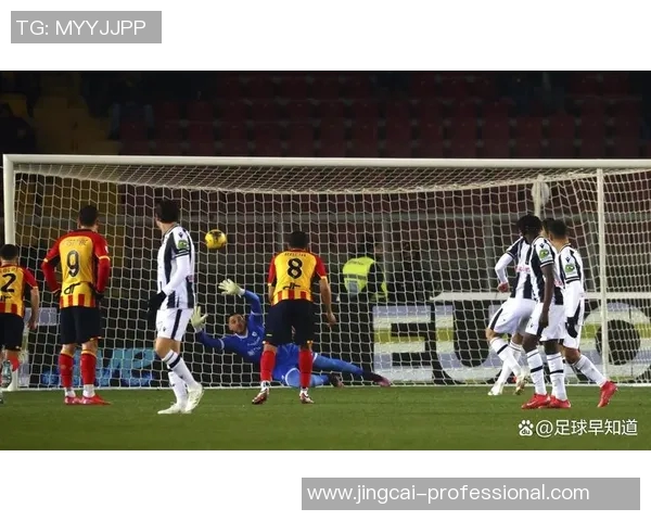 友谊赛巴黎圣日耳曼与马竞战平乌龙球引发全场热议与争议判罚